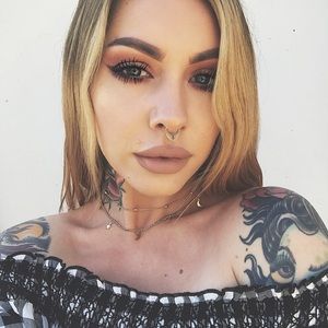 Meet your Posher, Brittnie